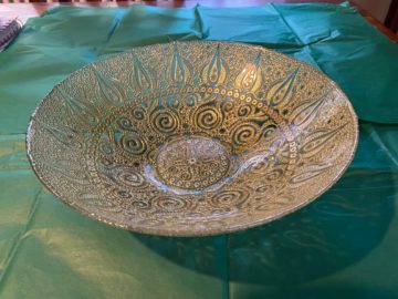 Beautiful glass bowl (UK Prize only, alternative given) (19)
